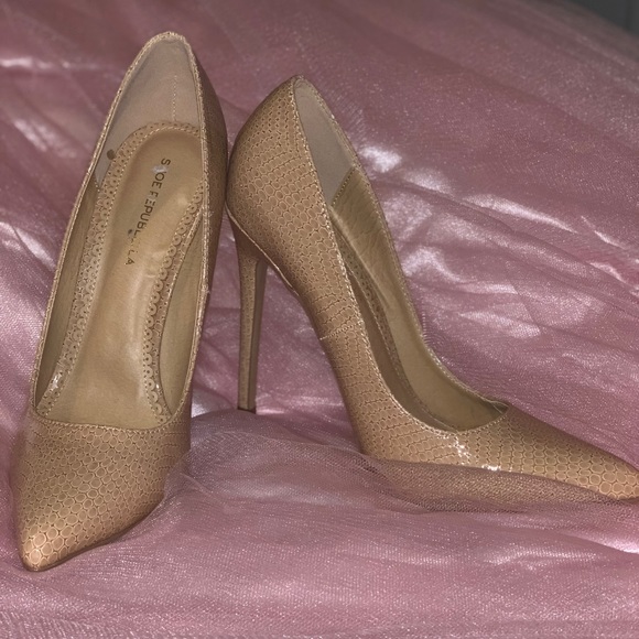 Heels - Picture 1 of 1